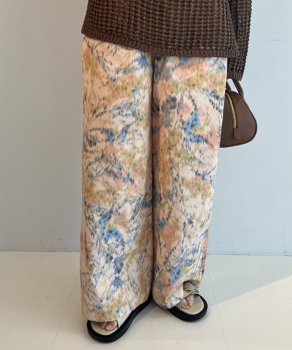 SAKAIさんの「BEAMS WOMEN｜CHRISTIAN VILLA / ストローコンビ ボストンバッグ」を使ったコーディネート