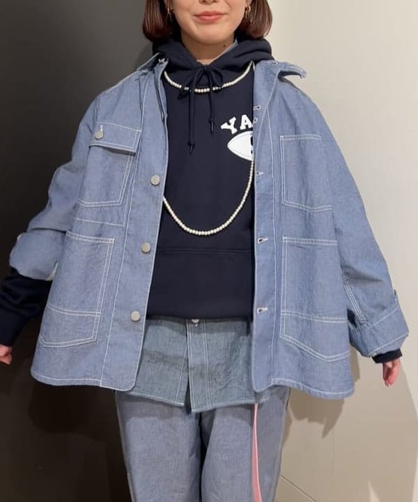 ando naoさんの「BEAMS WOMEN｜【別注】BUZZ RICKSON'S / シャンブレー ロングスリーブ シャツ」を使ったコーディネート