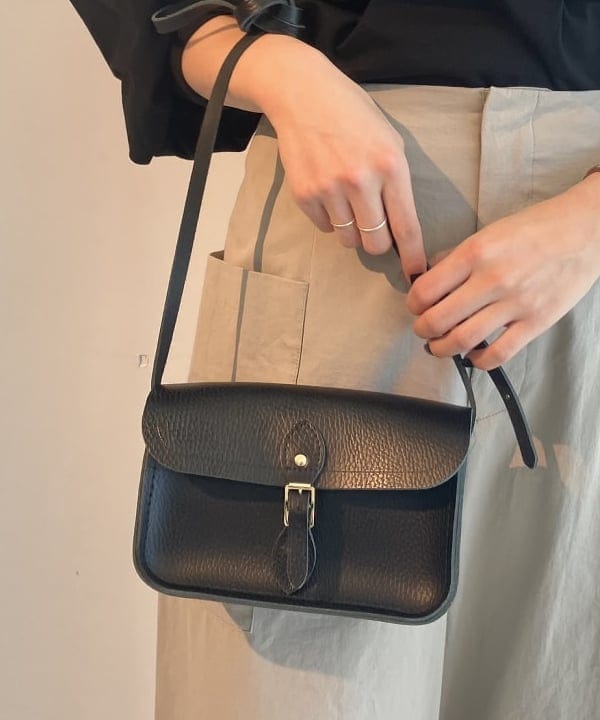 SAKAIさんの「BEAMS WOMEN｜Demi-Luxe BEAMS / コットン リネン リラックス パンツ」を使ったコーディネート