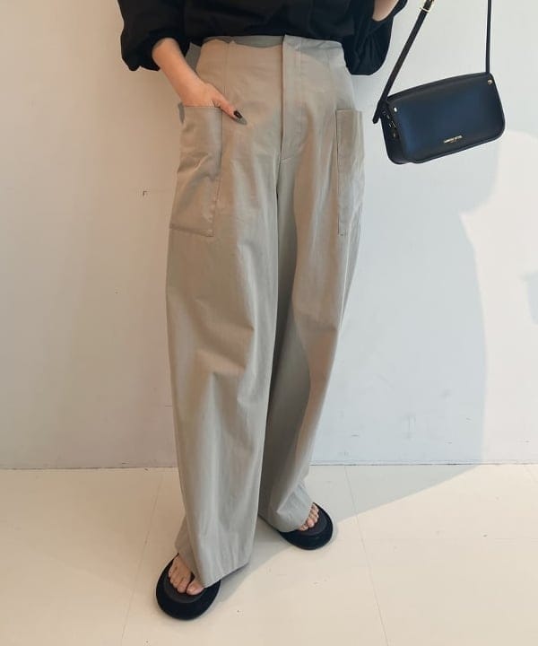 SAKAIさんの「BEAMS WOMEN｜Demi-Luxe BEAMS / コットン リネン リラックス パンツ」を使ったコーディネート