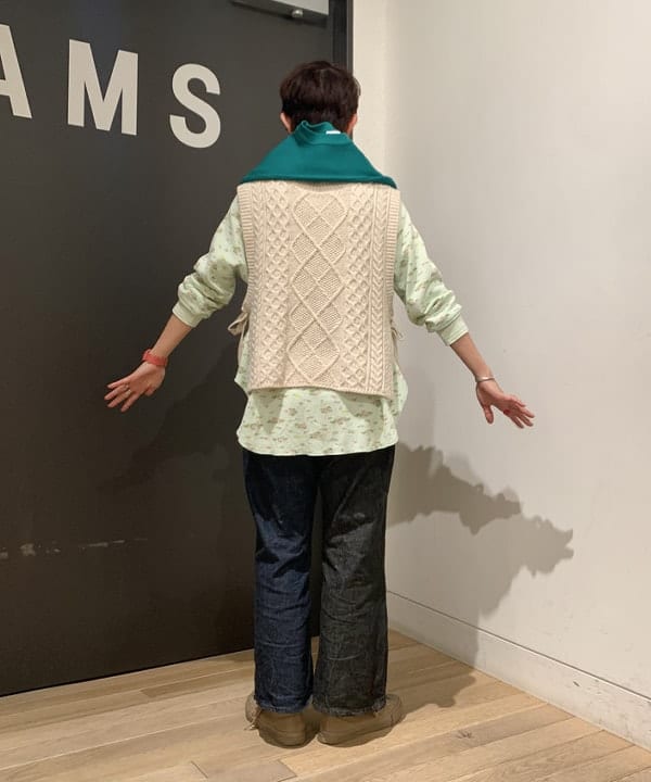 矢野(青木)優香さんの「BEAMS WOMEN｜Lee × maturely / 別注 Indigo & Black Denim Flare Pants」を使ったコーディネート