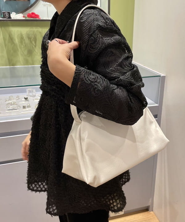 キホさんの「BEAMS WOMEN｜リンクル バッグ」を使ったコーディネート