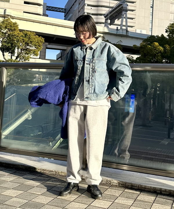 なるみさんの「BEAMS / テーパード スウェット パンツ」を使ったコーディネート
