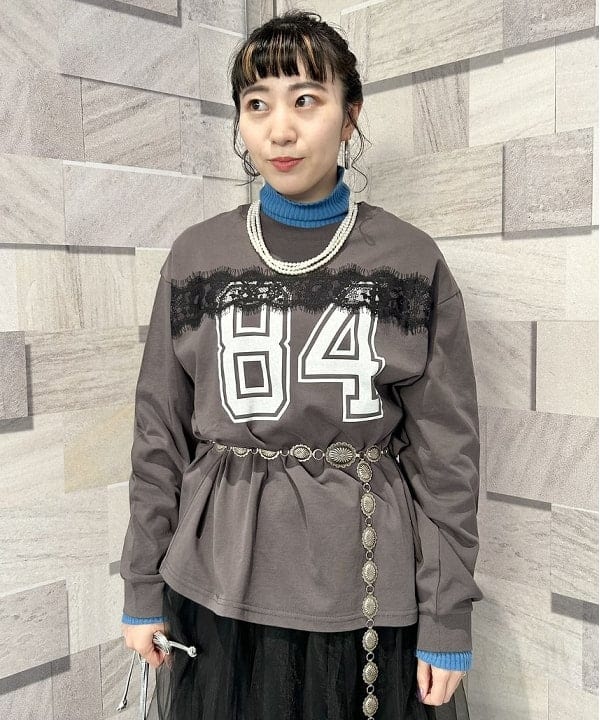 庭野 優紀さんの「BEAMS BOY / 樹脂 パール ロング ネックレス」を使ったコーディネート