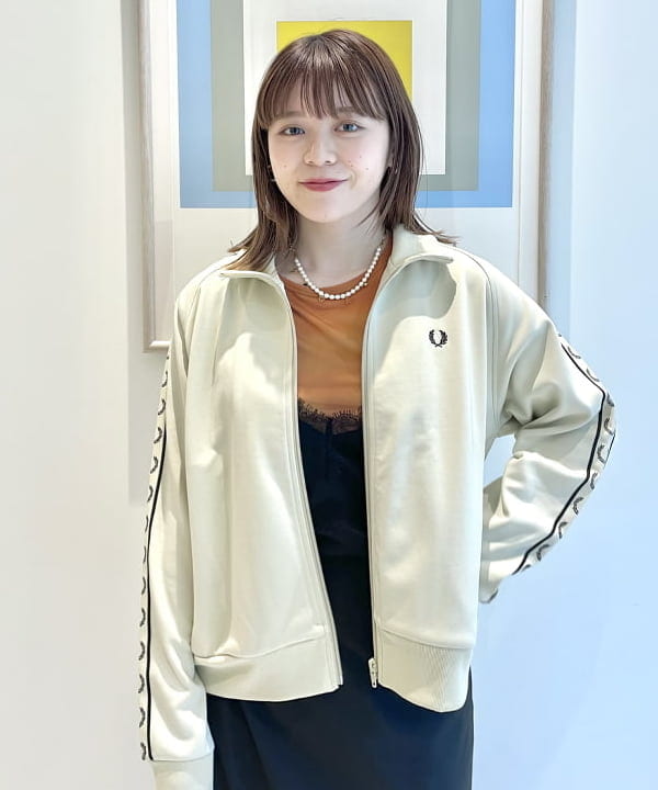 田中 里実さんの「BEAMS WOMEN｜Ray BEAMS / レース トリム キャミ ワンピース」を使ったコーディネート
