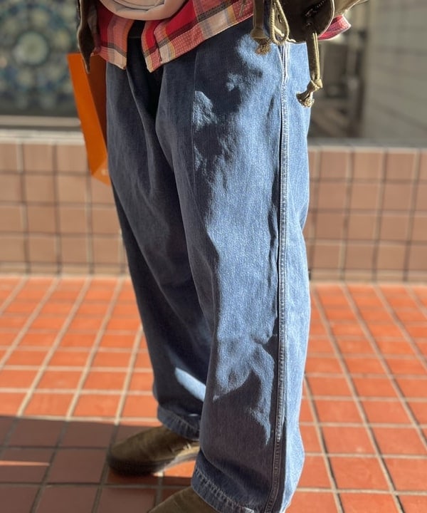 石郷岡 稜さんの「BEAMS / ユーズドライク バルーンデニム」を使ったコーディネート