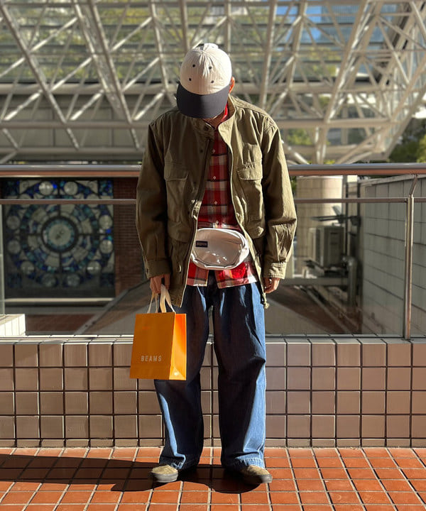 石郷岡 稜さんの「BEAMS / ユーズドライク バルーンデニム」を使ったコーディネート