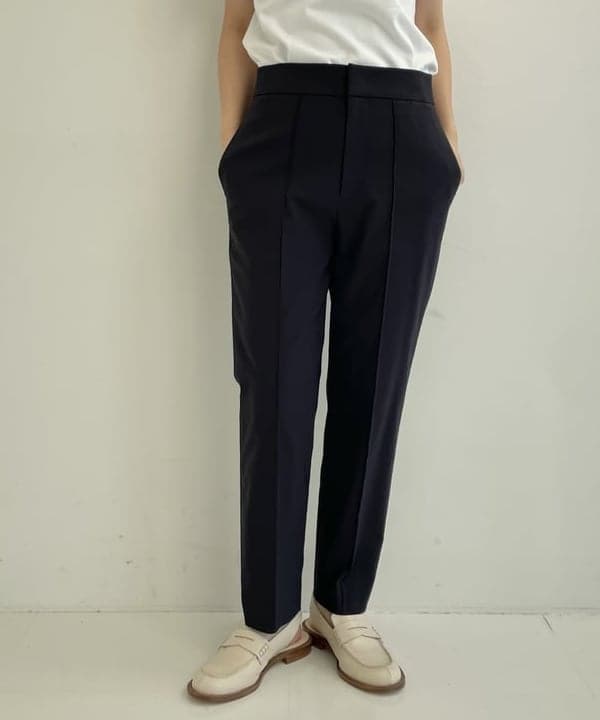 住吉　明佳さんの「BEAMS WOMEN｜AK+1 / ストレッチ パンツ」を使ったコーディネート