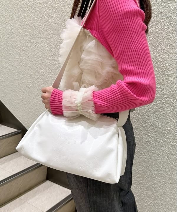 庭野 優紀さんの「DIR 69 &times; Ray BEAMS / 別注 2way カフス」を使ったコーディネート