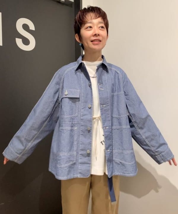 矢野(青木)優香さんの「BEAMS WOMEN｜BUZZ RICKSON'S × BEAMS BOY / チノパンツ」を使ったコーディネート