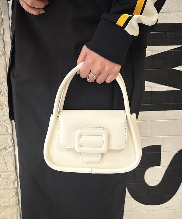 Nagumo Yukiさんの「BEAMS WOMEN｜BEAMS BOY / ラメ リブ クルー ソックス NEW」を使ったコーディネート