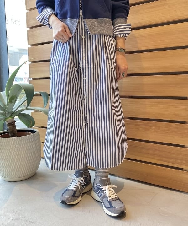 Kaoru Sakumaさんの「BEAMS WOMEN｜ストライプ ボタンダウン ロングスリーブ シャツワンピース」を使ったコーディネート