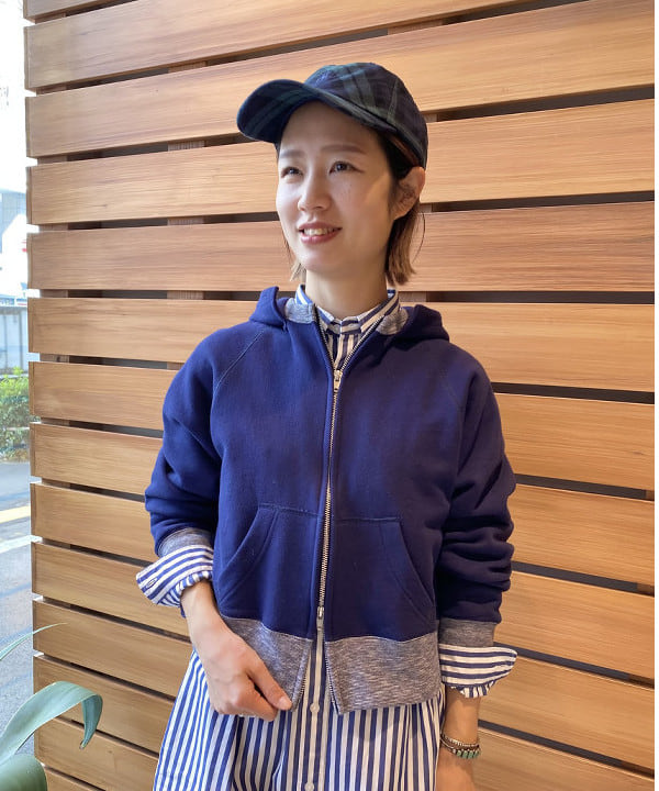 Kaoru Sakumaさんの「BEAMS WOMEN｜ストライプ ボタンダウン ロングスリーブ シャツワンピース」を使ったコーディネート