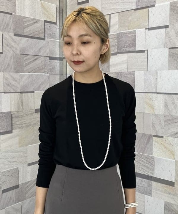 内山 瑛美さんの「シンプル タイト ニットスカート .M.」を使ったコーディネート