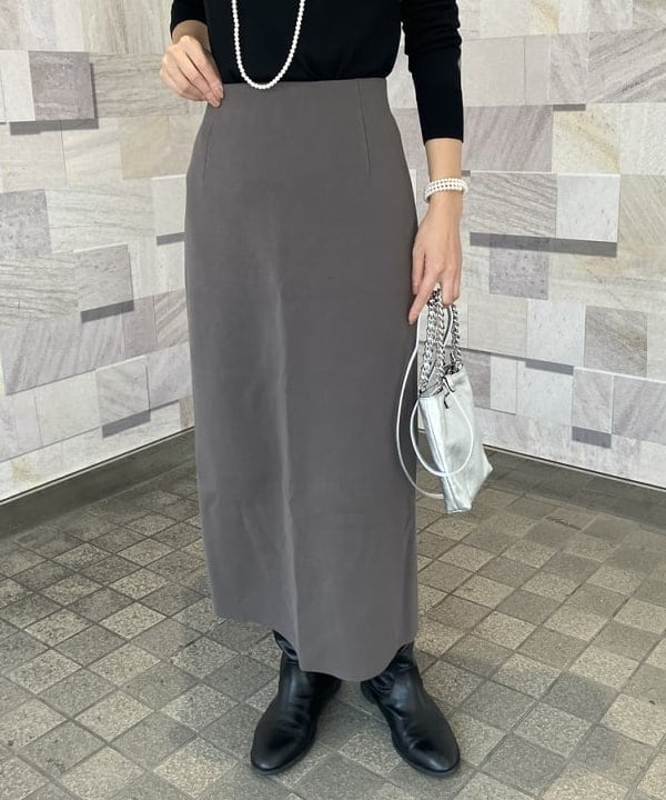 内山 瑛美さんの「シンプル タイト ニットスカート .M.」を使ったコーディネート