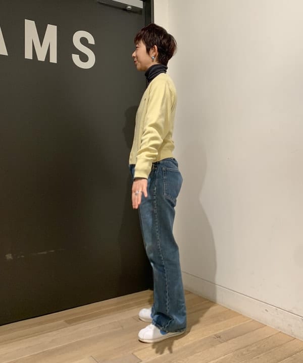 矢野(青木)優香さんの「BEAMS WOMEN｜LACOSTE for BEAMS BOY / 別注 Vネック カーディガン」を使ったコーディネート