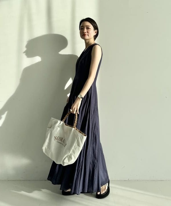 SANOさんの「BEAMS WOMEN｜【別注】MARIHA / 彗星 ソリッド ワンピース」を使ったコーディネート
