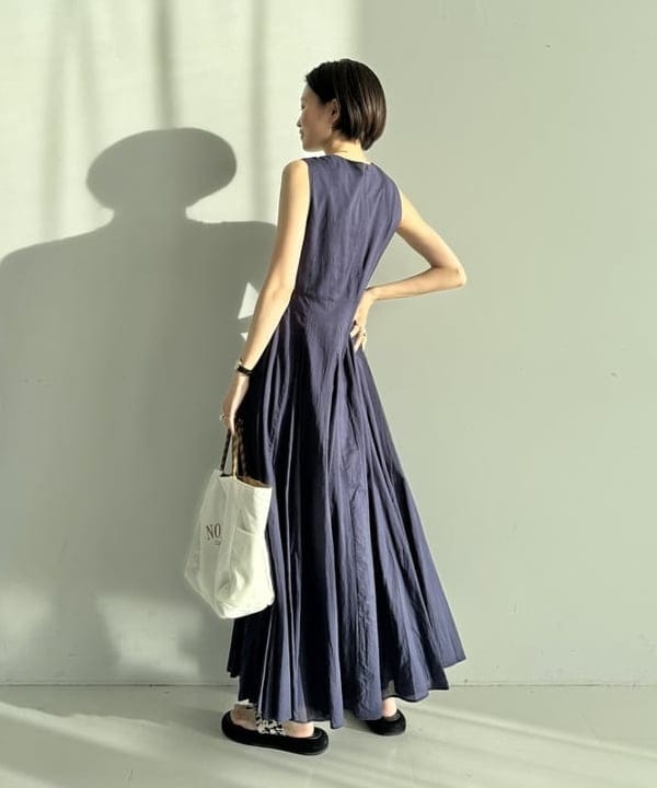 SANOさんの「BEAMS WOMEN｜【別注】MARIHA / 彗星 ソリッド ワンピース」を使ったコーディネート