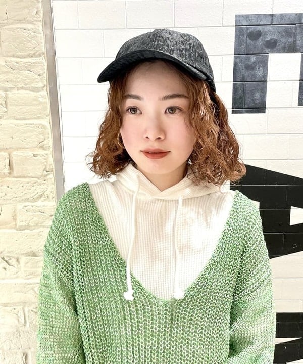 カタヤマ アヤさんの「BEAMS WOMEN｜BEAMS BOY / Uネック ビッグ プルオーバー」を使ったコーディネート