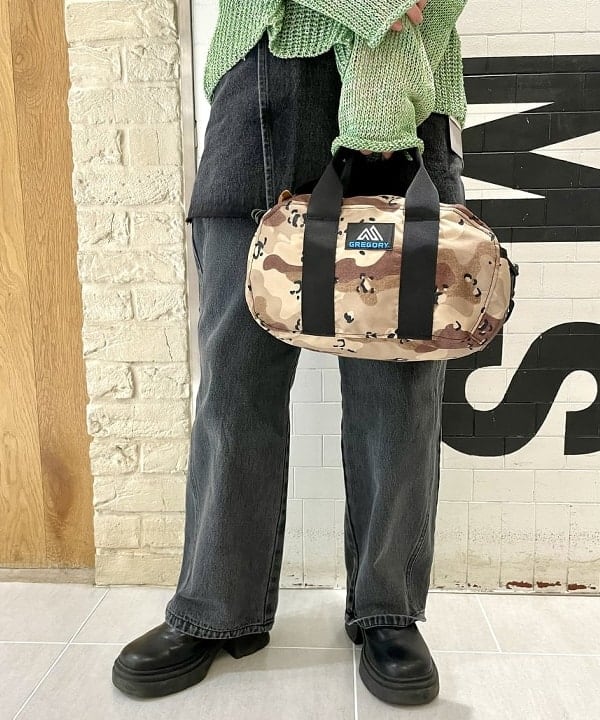 カタヤマ アヤさんの「BEAMS WOMEN｜BEAMS BOY / Uネック ビッグ プルオーバー」を使ったコーディネート