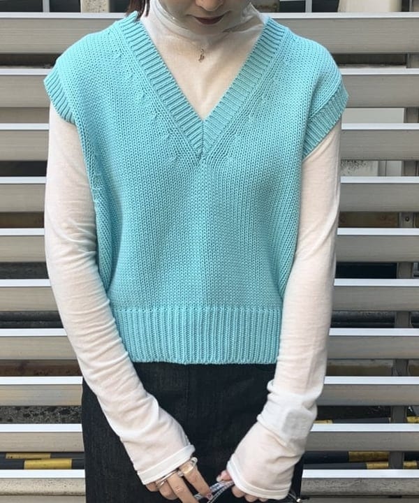 中川　ゆららさんの「BEAMS WOMEN｜GIANNI CHIARINI / メタリック ALIFA レザーショルダーバッグ S」を使ったコーディネート