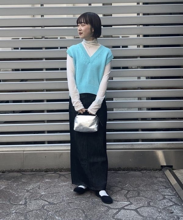 中川　ゆららさんの「BEAMS WOMEN｜GIANNI CHIARINI / メタリック ALIFA レザーショルダーバッグ S」を使ったコーディネート