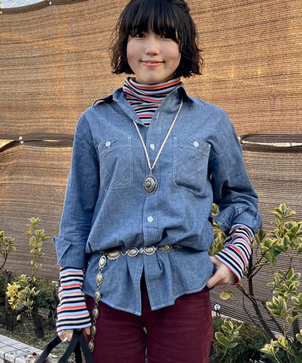 小原 もこさんの「BEAMS WOMEN｜【別注】BUZZ RICKSON'S / シャンブレー ロングスリーブ シャツ」を使ったコーディネート