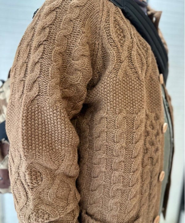 佐々木 優さんの「BEAMS WOMEN｜BEAMS PLUS / Cardigan Alan Patchwork」を使ったコーディネート