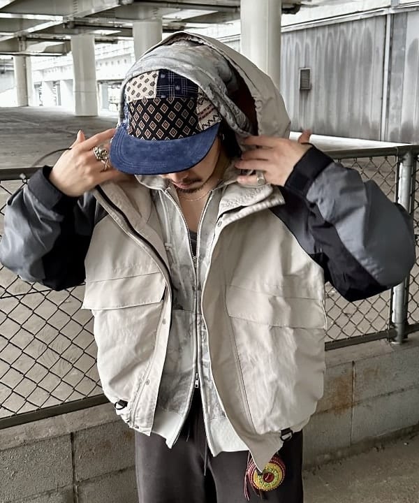 佐々木 祐太さんの「BEAMS WOMEN｜BEAMS / ツリー柄プリント フルジップフーディ」を使ったコーディネート