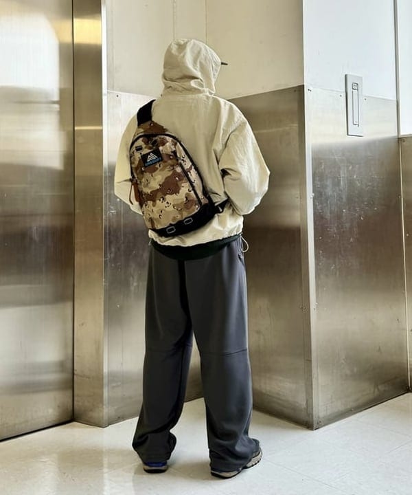 Ryohei Takataさんの「BEAMS WOMEN｜BEAMS / テック カーゴパンツ」を使ったコーディネート