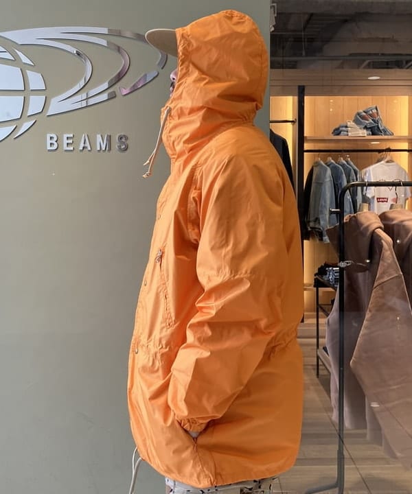 滝沢 一喜さんの「BEAMS WOMEN｜BEAMS PLUS / 2.5レイヤー ナイロン タッサー マウンテンパーカー」を使ったコーディネート