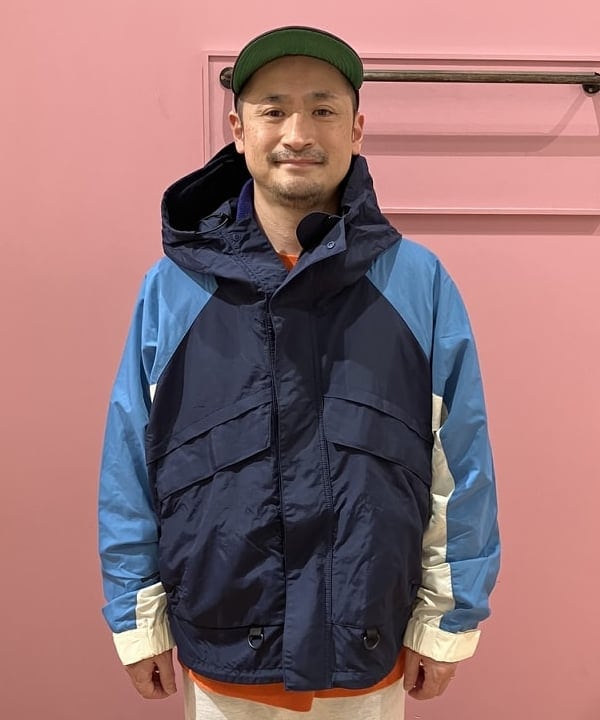 穴井 唯志さんの「BEAMS WOMEN｜BEAMS / 3トーン ナイロン フーディジャケット」を使ったコーディネート