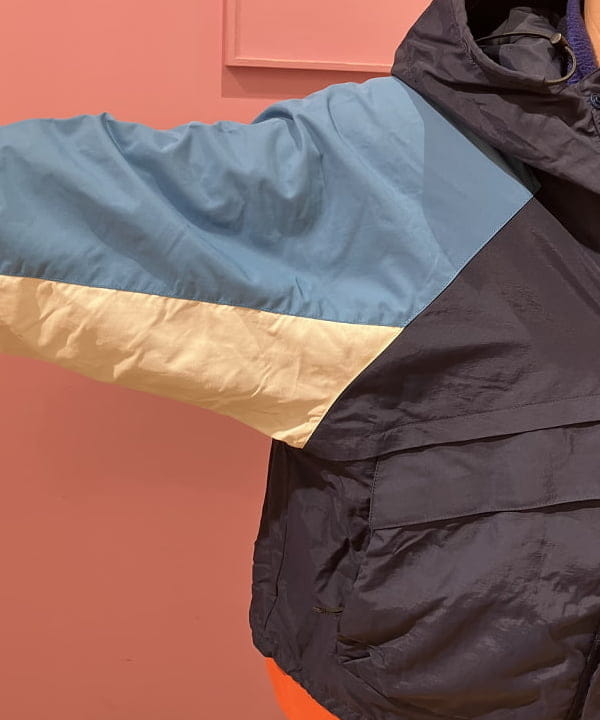 穴井 唯志さんの「BEAMS WOMEN｜BEAMS / 3トーン ナイロン フーディジャケット」を使ったコーディネート