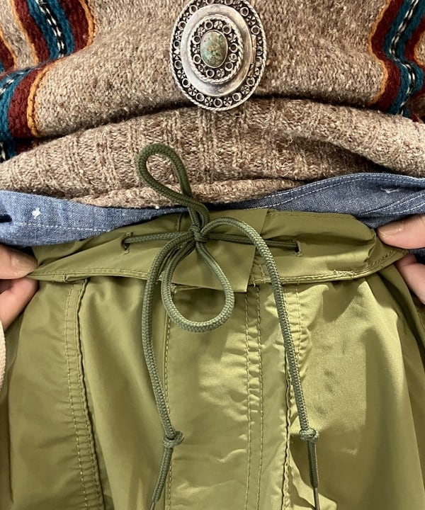 小原 もこさんの「BEAMS WOMEN｜【別注】BUZZ RICKSON'S / シャンブレー ロングスリーブ シャツ」を使ったコーディネート