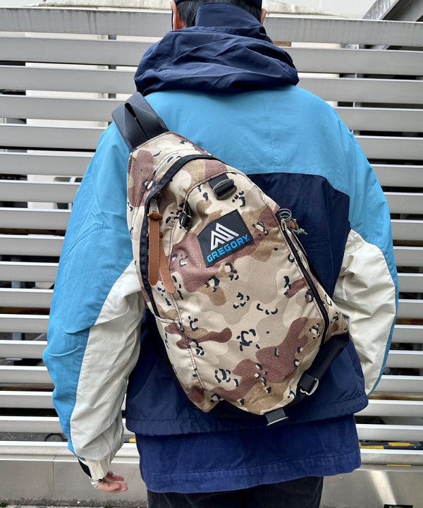 高遠 恒巳さんの「BEAMS WOMEN｜BEAMS / 3トーン ナイロン フーディジャケット」を使ったコーディネート