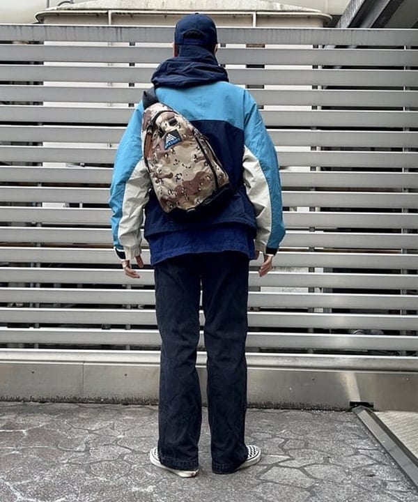 高遠 恒巳さんの「BEAMS WOMEN｜BEAMS / 3トーン ナイロン フーディジャケット」を使ったコーディネート