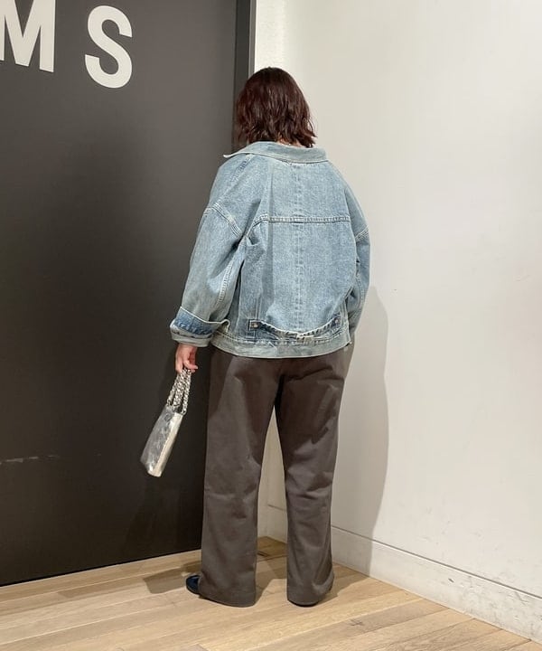 IZUMI MAYUMIさんの「BEAMS WOMEN｜GIANNI CHIARINI / CAMILLA メタリック レザートートバッグ」を使ったコーディネート