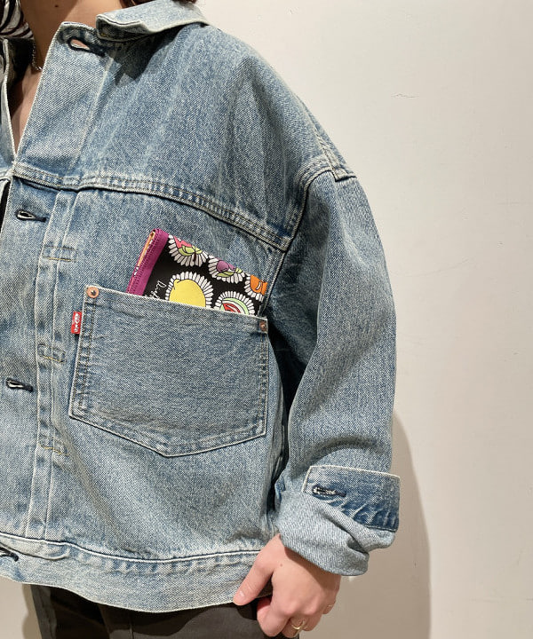 IZUMI MAYUMIさんの「BEAMS WOMEN｜GIANNI CHIARINI / CAMILLA メタリック レザートートバッグ」を使ったコーディネート