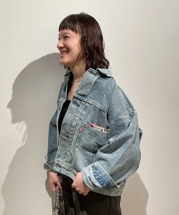 IZUMI MAYUMIさんの「BEAMS WOMEN｜GIANNI CHIARINI / CAMILLA メタリック レザートートバッグ」を使ったコーディネート