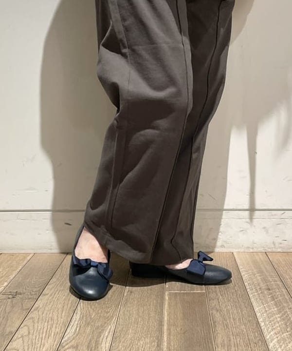 IZUMI MAYUMIさんの「BEAMS WOMEN｜GIANNI CHIARINI / CAMILLA メタリック レザートートバッグ」を使ったコーディネート