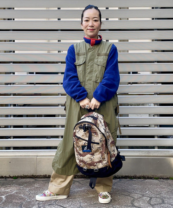 コウリキ　マミさんの「BEAMS WOMEN｜【別注】BUZZ RICKSON'S / チノパンツ」を使ったコーディネート