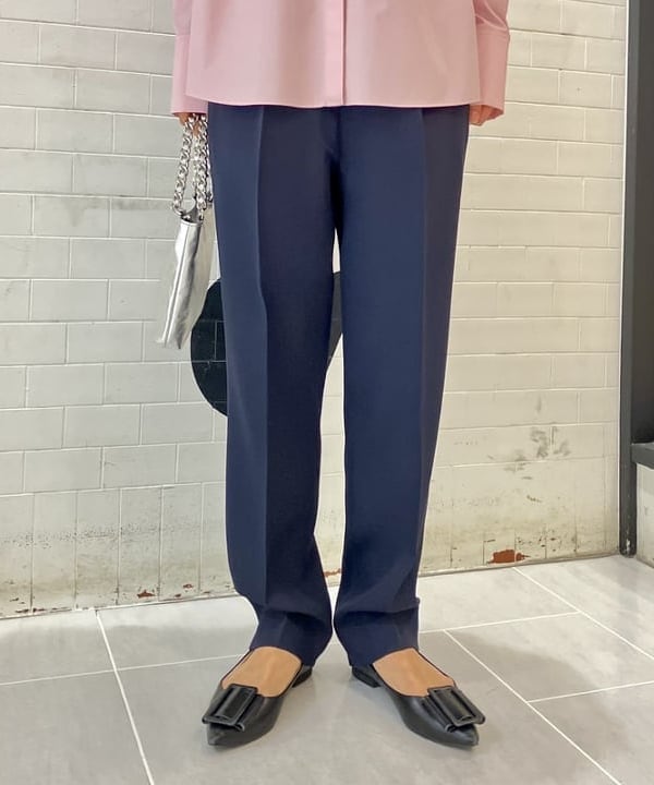 五十峯 さよさんの「BEAMS WOMEN｜GIANNI CHIARINI / CAMILLA メタリック レザートートバッグ」を使ったコーディネート