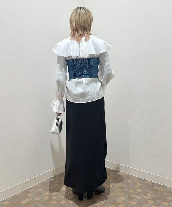 篠崎 香月さんの「BEAMS WOMEN｜upper hights × Demi-Luxe BEAMS / 別注 THE BUSTIER トップス」を使ったコーディネート