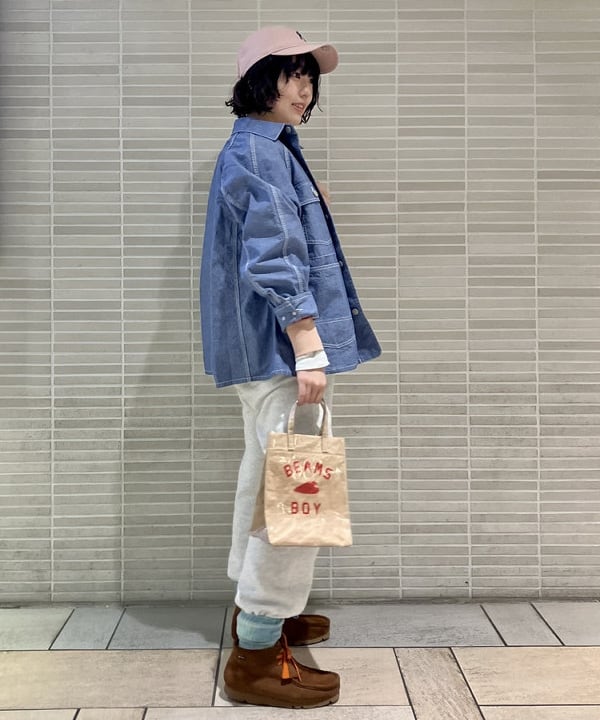 小原 もこさんの「BEAMS WOMEN｜BEAMS BOY / BBロゴ ショップバック」を使ったコーディネート