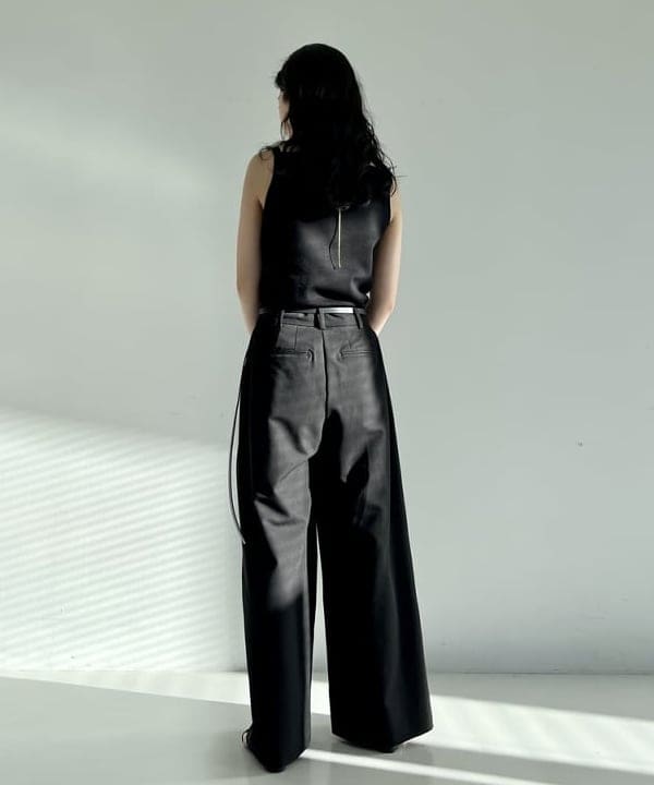 中丸　栞さんの「BEAMS WOMEN｜ヘルシー ニットキャミソール .M」を使ったコーディネート