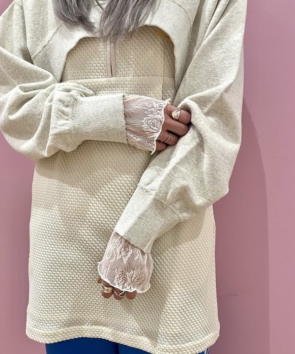 椎葉 未琴さんの「BEAMS WOMEN｜Ray BEAMS / ストレッチ レース ハイネック トップス」を使ったコーディネート