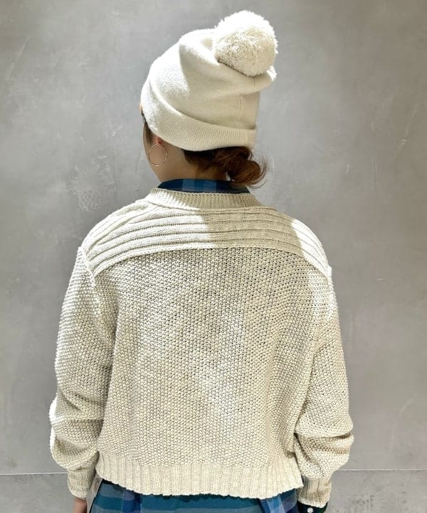 吉野 多恵さんの「BEAMS WOMEN｜BEAMS BOY / コットン アクリル Vネック カーディガン」を使ったコーディネート
