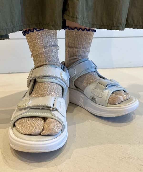 ナガオカ サキさんの「BEAMS WOMEN｜BEAMS BOY / ナイロン タッサー C-1 ノースリーブ ワンピース」を使ったコーディネート