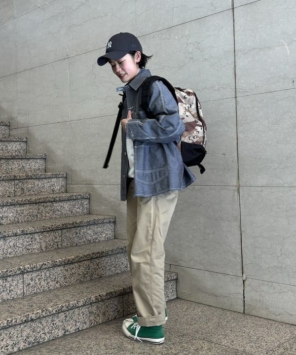 葵さんの「BEAMS WOMEN｜【別注】BUZZ RICKSON'S / シャンブレー ロングスリーブ シャツ」を使ったコーディネート