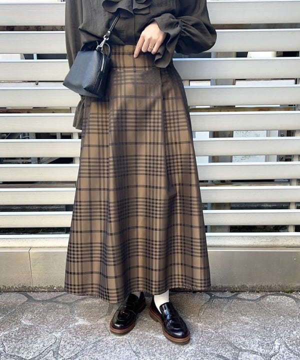 千田 静香さんの「BEAMS WOMEN｜GIANNI CHIARINI / ALIFA レザーショルダーバッグ S」を使ったコーディネート